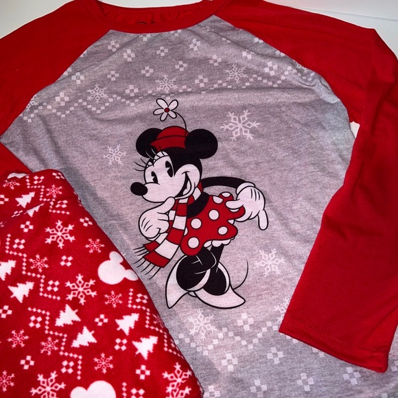 Disney Winter Woman PJ Set Christmas/Holiday Minnie Mouse Size L/XL - Picture 2 of 11